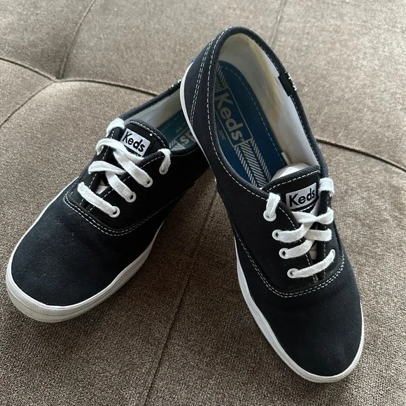 Keds Classic Black Sneakers with White Accents Size 8 - Picture 8 of 9
